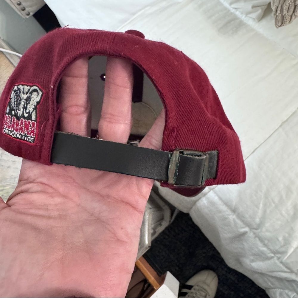 Vintage Alabama Crimson Tide Brass Emblem Hat – Red & Khaki Suede Bill Adj Cap - Picture 3 of 6